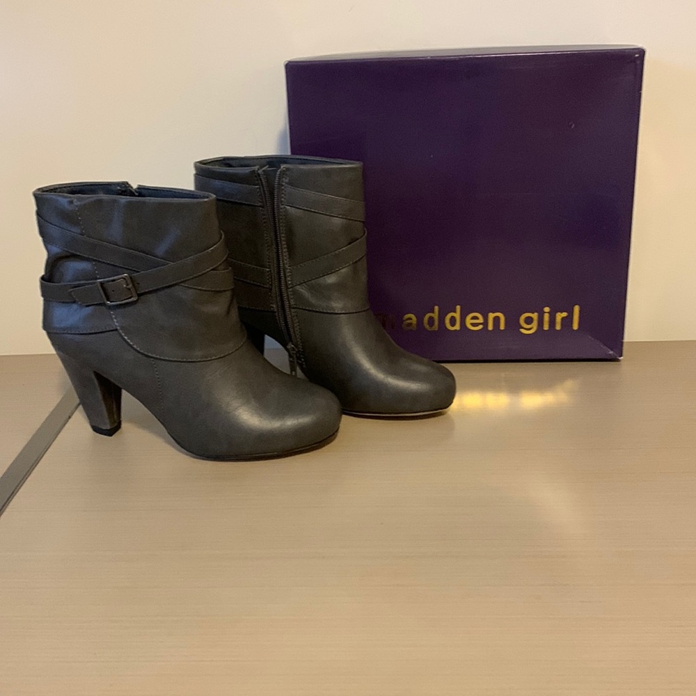 Madden Girl by Steve Madden/Plaazaw Color Grey Paris
